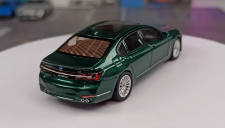 Машинка Premium MINI GT BMW Alpina B7 xDrive 1:64 Green - Retromagaz, image 3