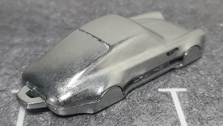 Машинка Базова Hot Wheels Porsche 911 Carrera Keychain Experimotors 1:64 HRY64 Silver - Retromagaz, image 3