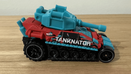 Машинка Базова Hot Wheels Tanknator Netflix Ride-Ons 1:64 HTD42 Red - Retromagaz, image 3