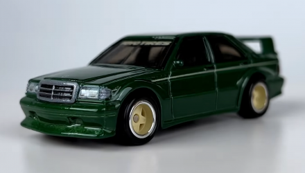 Машинка Premium Hot Wheels Mercedes-Benz 190 E 2.5-16 Boulevard 1:64 GJT68/HWW12 Green - Retromagaz, image 2