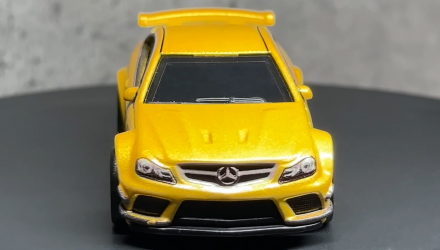 Машинка Premium Hot Wheels '12 Mercedes-Benz C 63 AMG Coupe Black Series Boulevard 1:64 GJT68/HKF23 Yellow - Retromagaz, image 5