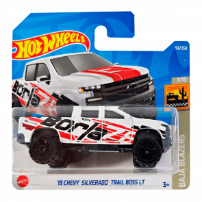 Машинка Базовая Hot Wheels '19 Chevy Silverado Trail Boss LT Baja Blazers 1:64 HCW64 White - Retromagaz